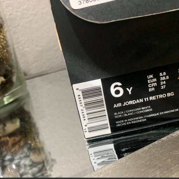 2016
Air Jordan 11 Retro BG 'Space Jam' 2016 - Picture 4 of 4